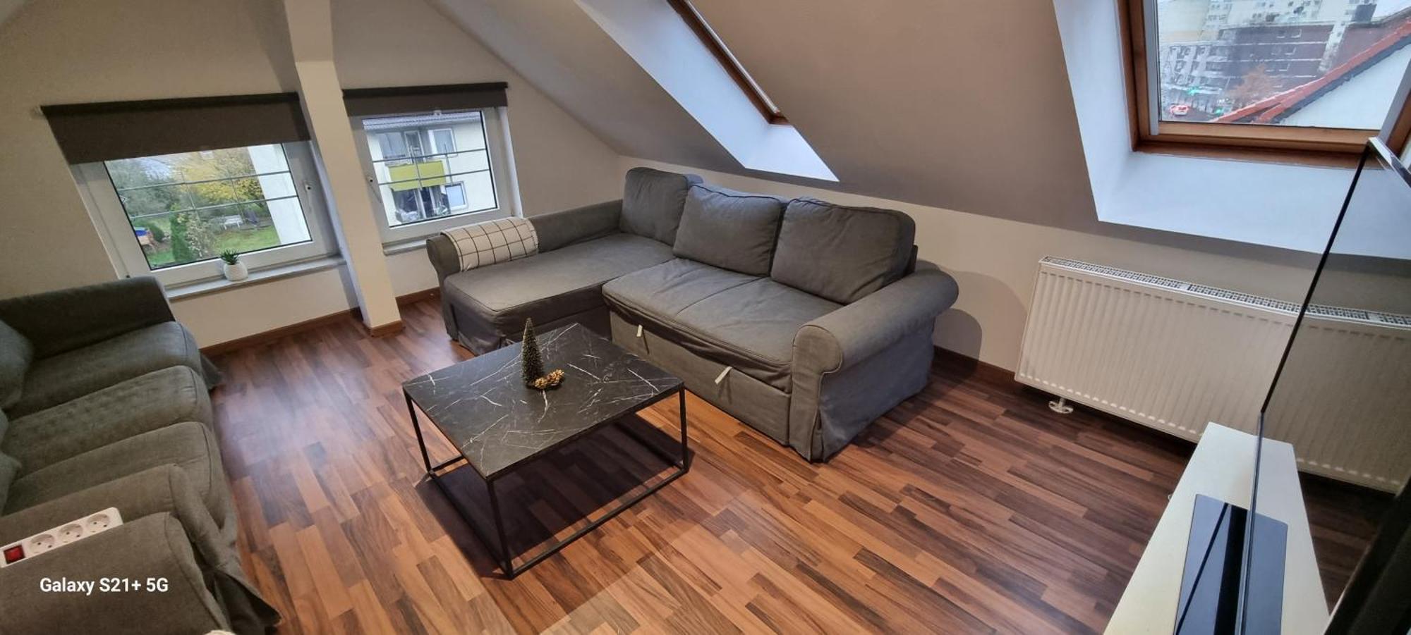 120Qm - 5 Rooms - 2 Bathrooms - Kitchen- Free Parking - Fast Wifi - Yiha Apartment ฮันโนเวอร์ ภายนอก รูปภาพ